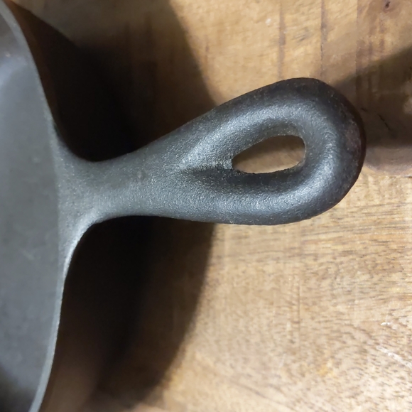 Vintage Unmarked BSR Cast Iron Skillet #5 - Picture 5 of 12